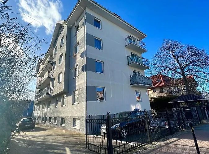 Centrum 13 Z Garazem Podziemnym Władysławowo